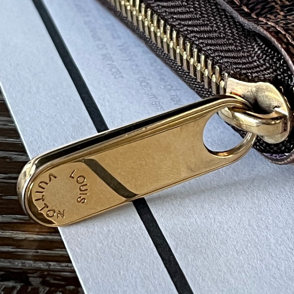 Louis Vuitton Illustre Damier Ebene Zippy Wallet - Picture 10 of 16